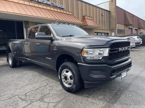 2022 RAM 3500 Tradesman Crew Cab 4x4 8' Box