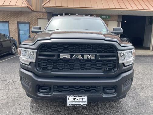 2022 RAM 3500 Tradesman Crew Cab 4x4 8' Box