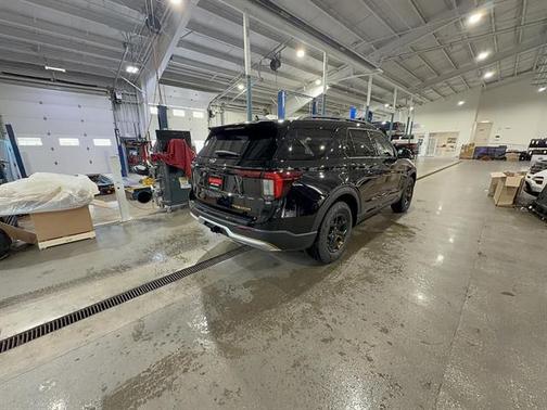 AGATE BLACK METALLIC 2026 Ford Explorer Tremor