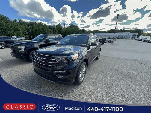 AGATE BLACK METALLIC 2023 Ford Explorer XLT