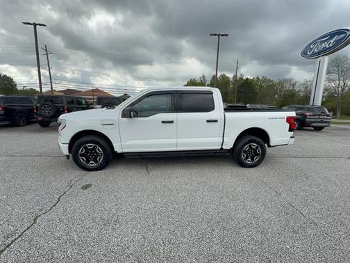OXFORD WHITE 2023 Ford F-150 Lightning XLT