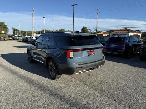 2025 Ford Explorer Active