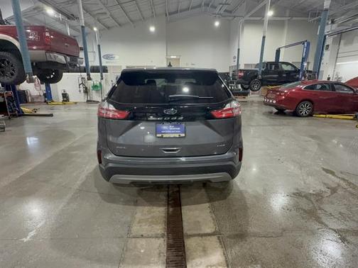 CARBONIZED GRAY 2022 Ford Edge SEL