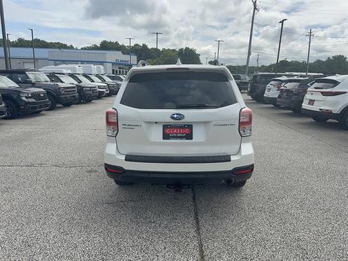 Crystal White Pearl 2018 Subaru Forester 2.5i Limited