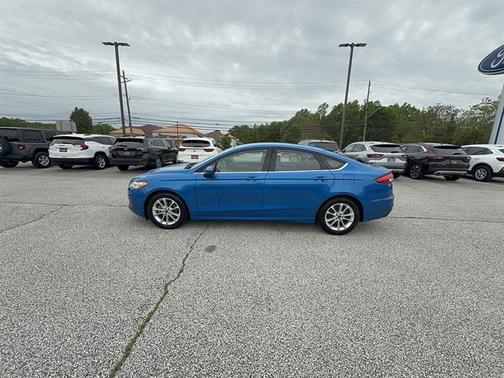 VELOCITY BLUE 2020 Ford Fusion SE