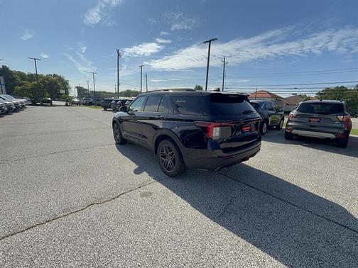 AGATE BLACK METALLIC 2026 Ford Explorer ST-Line