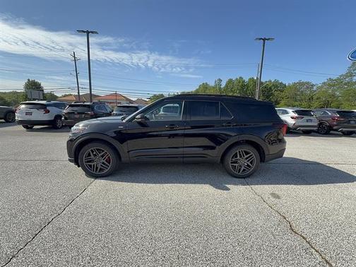 AGATE BLACK METALLIC 2026 Ford Explorer ST-Line