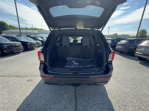 AGATE BLACK METALLIC 2026 Ford Explorer ST-Line