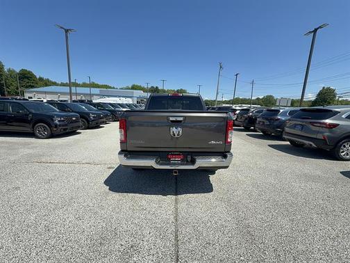 Granite Crystal Metallic Clearcoat 2020 RAM 1500 Big Horn/Lone Star