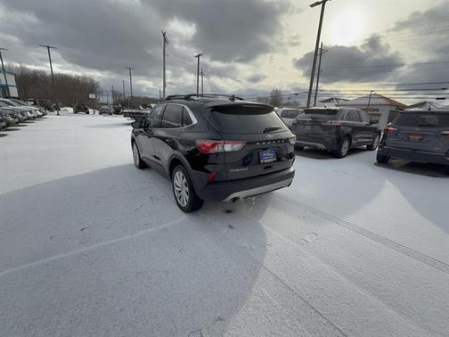 2022 Ford Escape Titanium