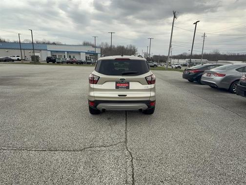 WHITE GOLD METALLIC 2017 Ford Escape SE