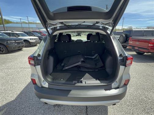ICONIC SILVER METALLIC 2023 Ford Escape Active