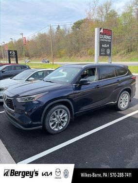 Gray 2021 Toyota Highlander Limited