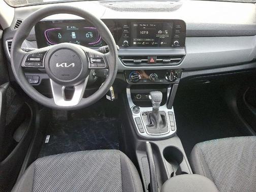 2025 Kia Seltos LX