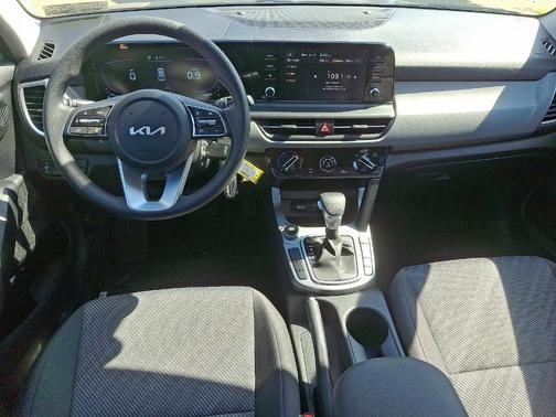 2025 Kia Seltos LX