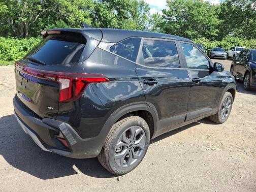 2025 Kia Seltos LX