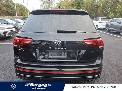 2022 Volkswagen Tiguan 2.0T SE R-Line Black