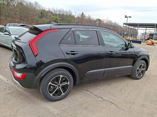 2024 Kia Niro LX