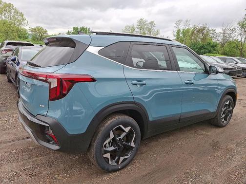2025 Kia Seltos EX