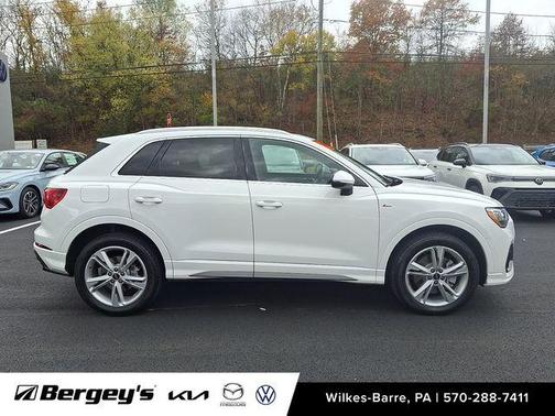 2022 Audi Q3 45 S line Premium