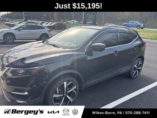 Magnetic Black 2020 Nissan Rogue Sport SL