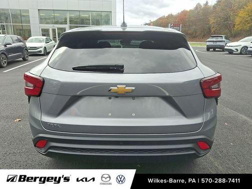 2025 Chevrolet Trax LS