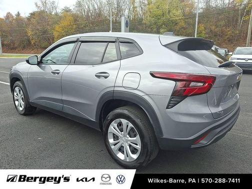 2025 Chevrolet Trax LS