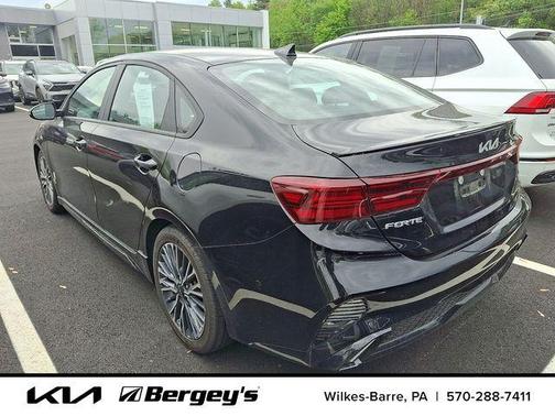 Aurora Black Pearl 2023 Kia Forte GT-Line