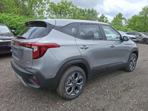 2025 Kia Seltos LX