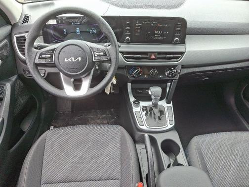 2025 Kia Seltos LX