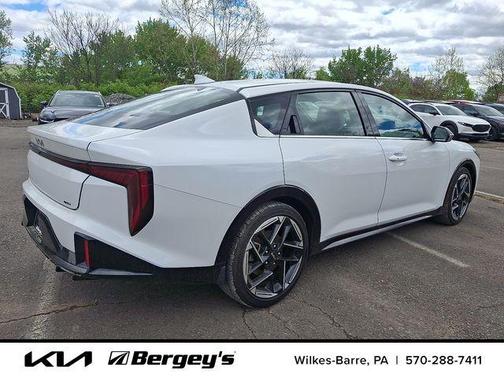 Snow White Pearl 2025 Kia K4 GT-Line