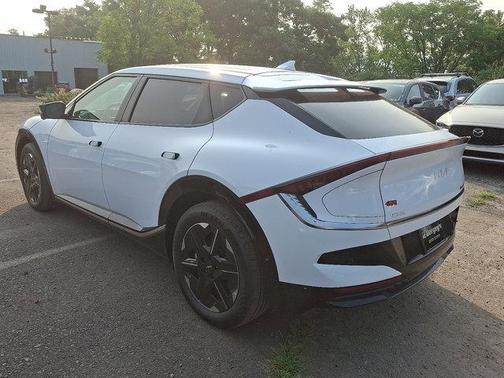 2025 Kia EV6 Wind