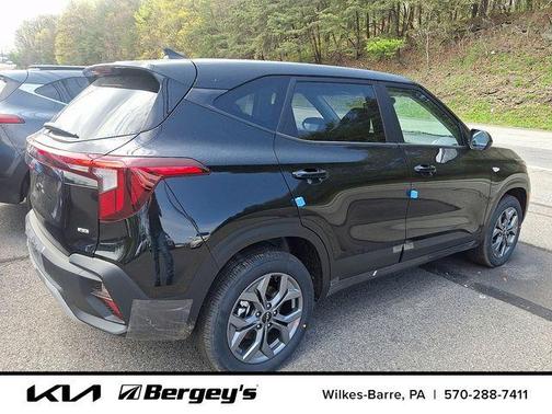 Fusion Orange 2026 Kia Seltos LX