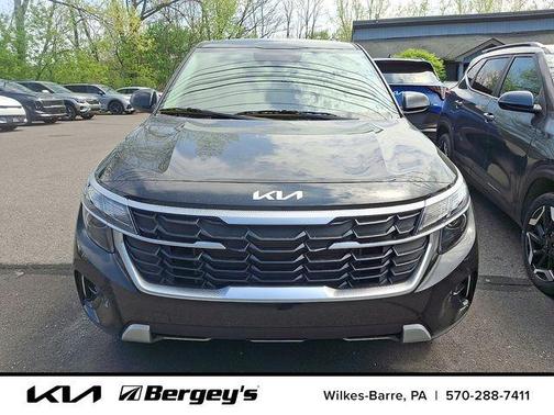 Fusion Orange 2026 Kia Seltos LX