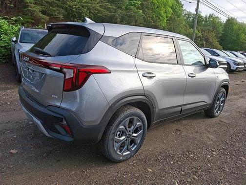 2025 Kia Seltos LX