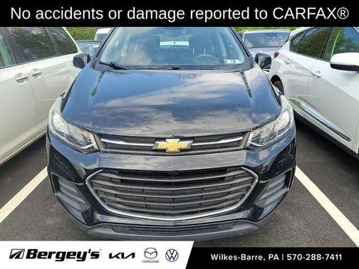 Mosaic Black Metallic 2017 Chevrolet Trax LS