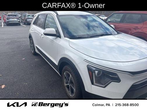 Snow White Pearl 2023 Kia Niro EX