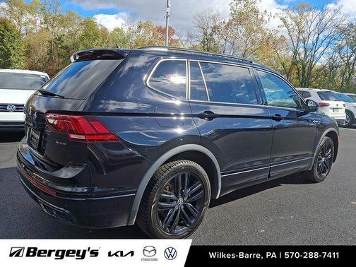 2022 Volkswagen Tiguan 2.0T SE R-Line Black