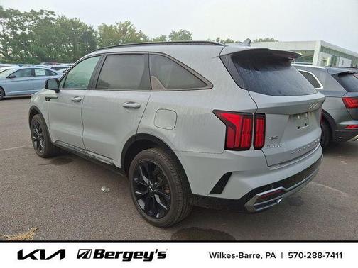 2022 Kia Sorento SX