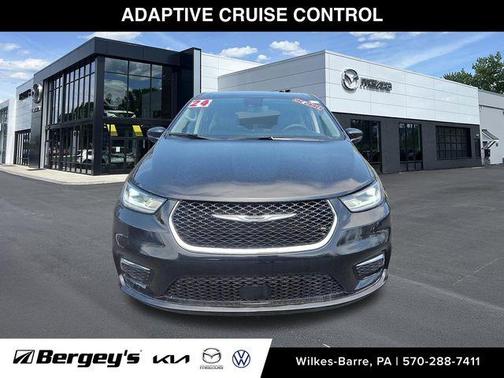 Diamond Black 2024 Chrysler Pacifica Touring-L