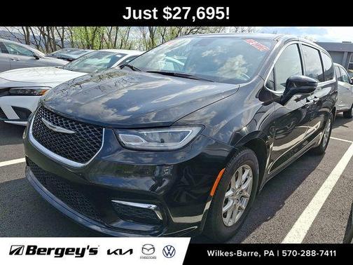 Diamond Black 2024 Chrysler Pacifica Touring-L