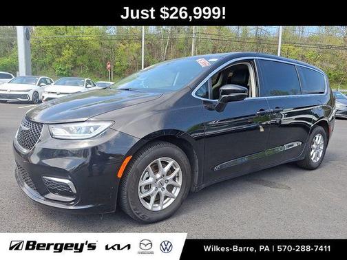 Diamond Black 2024 Chrysler Pacifica Touring-L