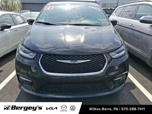 2024 Chrysler Pacifica Touring-L