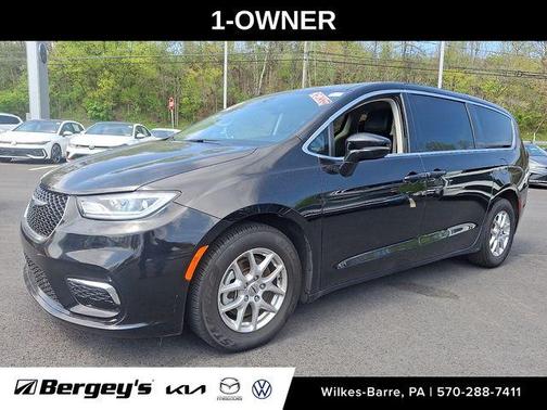 Diamond Black 2024 Chrysler Pacifica Touring-L