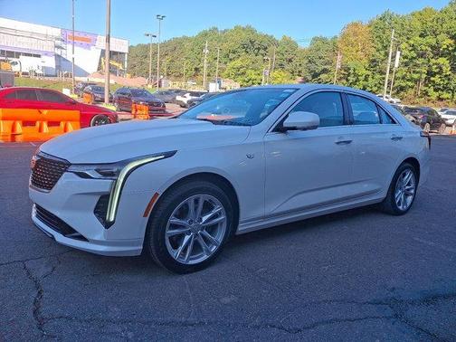2022 Cadillac CT4 Luxury