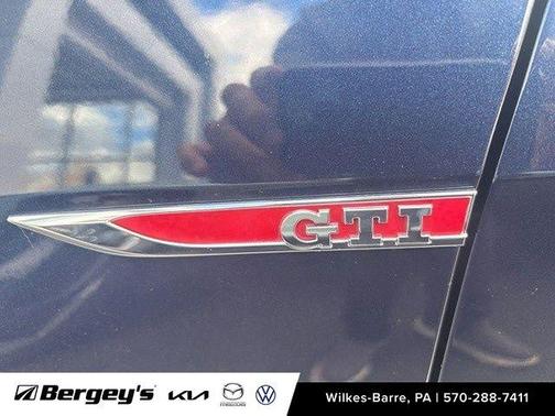 2018 Volkswagen Golf GTI 2.0T SE 4-Door