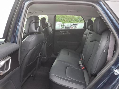 2025 Kia Sportage Hybrid EX