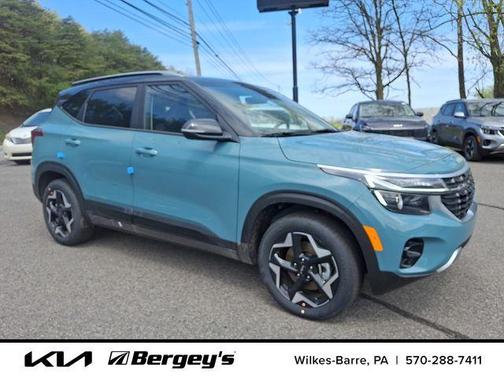 Blue / Black 2026 Kia Seltos S