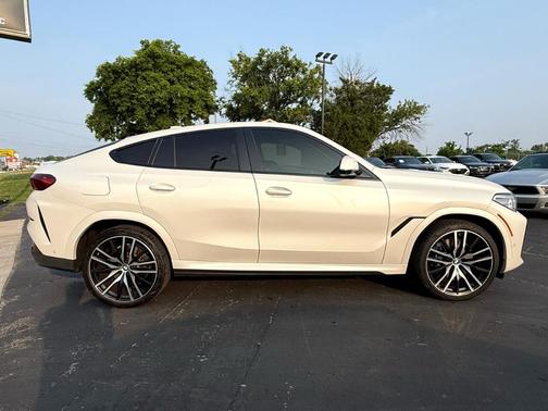 2020 BMW X6 M50i