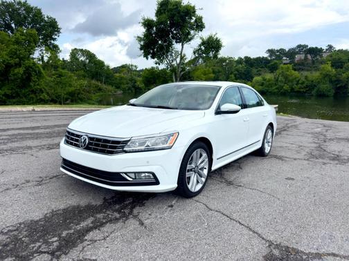 2016 Volkswagen Passat 1.8T SEL Premium